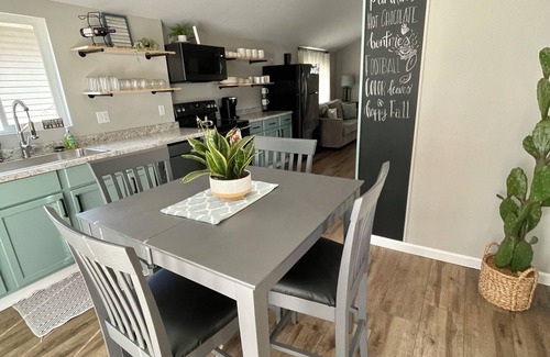 Northwest Cottage | Charming Cottage at Peaceful Nettle Lake with HOT TUB & Private Lake Access