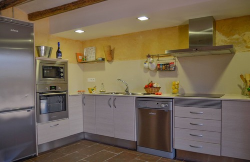 El Vendrell Cottage | Charming cottage for couple 8/11 people very close to the beach