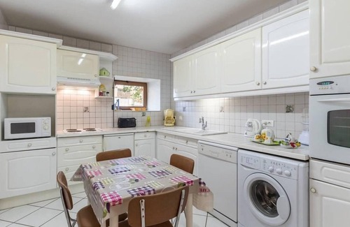 Brotte-les-Ray Cottage | Charming cottage with heated pool and fast Wi-Fi in Brotte-lès-Ray
