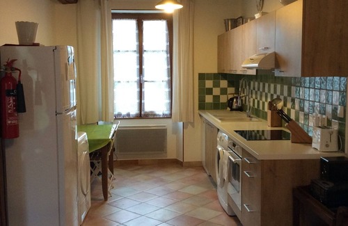 Les Marets House | Charming cottage in 9 ha park with lake, toys/swing set/ping pong. Paris 80km