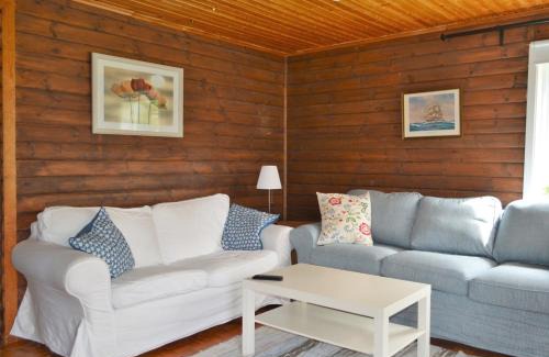 Ockelbo House | Charming cottage in tranquil village setting