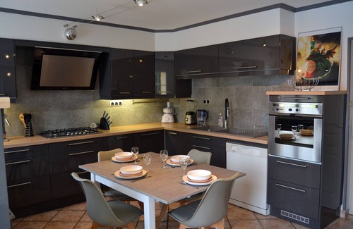 Ardillieres Cottage | Charming cottage near LA ROCHELLE salt pool, 6000m2