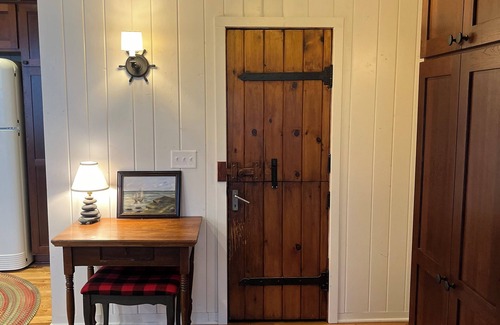 Lutsen Cottage | Charming Cottage On Lake Superior-15 minutes from Grand Marais and Lutsen