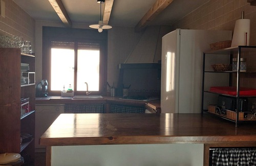 Pinofranqueado House | π‘ Charming cottage with fireplace & patio β natural pool just 500m away! πΆπ±π