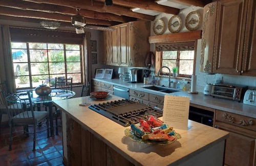 Payson Cottage | Charming Cottage with Great Views