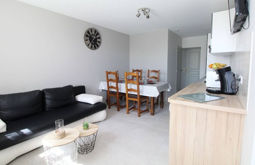 Nueil-sur-Layon Cottage | Charming Countryside Retreat with Spa - Near Vineyards and Castles