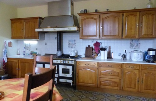 Arfeuilles Cottage | Charming Countryside Cottage with Fireplace, Close to Vichy, Ideal for Hikers and Nature Lovers