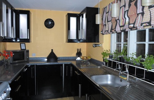 Pershore Cottage | Charming cozy cottage fully updated within walking distance of shops and market