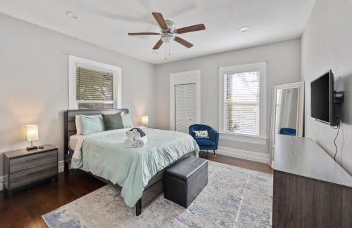 Oak Cliff House | Charming Craftsman close by Bishop Arts & Downtown
