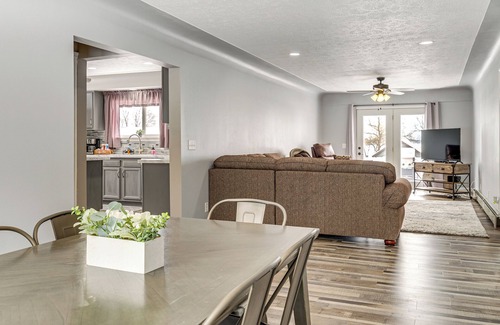 Curtis House | Charming Curtis House: Large Deck w/Lake View!