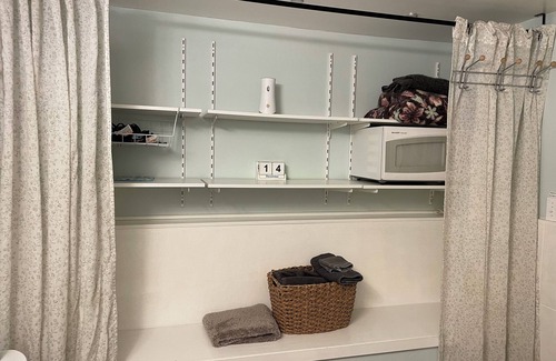 Southeastern Sacramento Apartment | Charming Curtis Park 1 Bed/1 Bath Private Unit