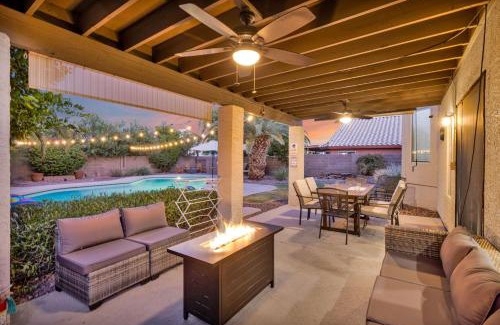 Dave Brown Autumn Hills House | Charming Desert Stay - Sparkly Pool - Fast Wi-Fi - Grill & Fire Pit
