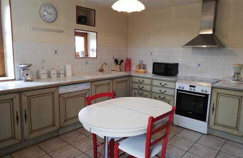 La Celette Cottage | Charming Detached Cottage with Large Garden, Near Forest and Karting