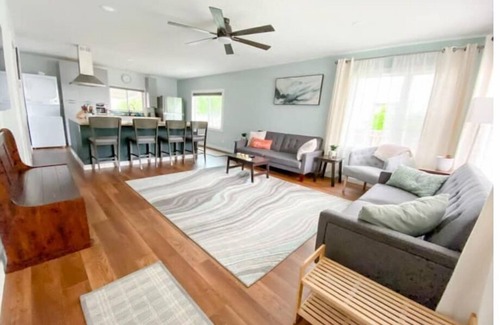 Bozeman House | Charming downtown cottage