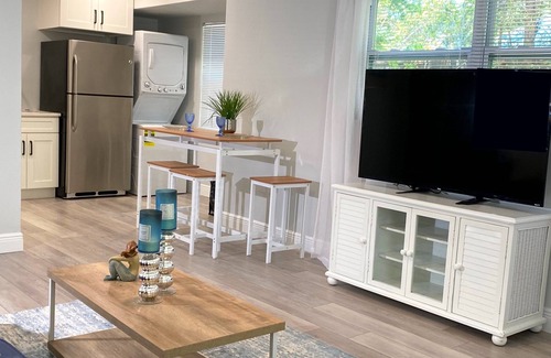 Park East House | Charming downtown gem