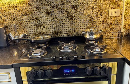 Al-Muntazah House | Charming 2-bedroom beachfront condo with AC, WiFi in superb Louran, Alexandria