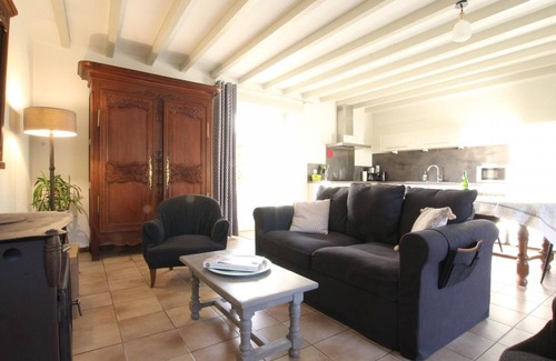Sainte-Marie-du-Mont Cottage | Charming Farmhouse Near Landing Beaches – WiFi, Wood Stove, Private Garden, Pet-Friendly