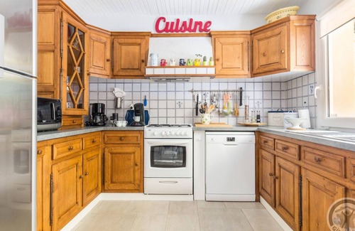 Gonneville-le-Theil Cottage | Charming Family Home with Garden, Close to Nature, 3 Bedrooms, Modern Amenities, Near Barfleur and Cherbourg