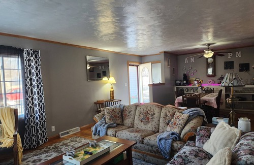 Austin House | Charming Family 1-level and pet-friendly Home