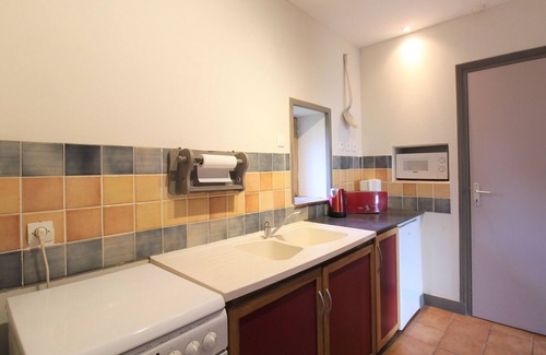 Montilliers Cottage | Charming family cottage with garden and Wifi, pets allowed