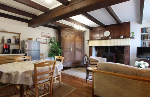 Auderville Cottage | Charming family cottage with Wifi and parking in Auderville
