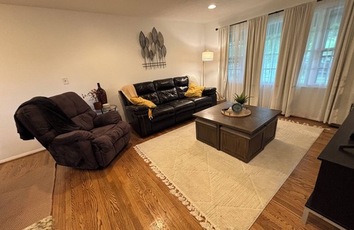 Rosedale House | Charming family retreat under 20 minutes from Baltimore’s Inner Harbor!