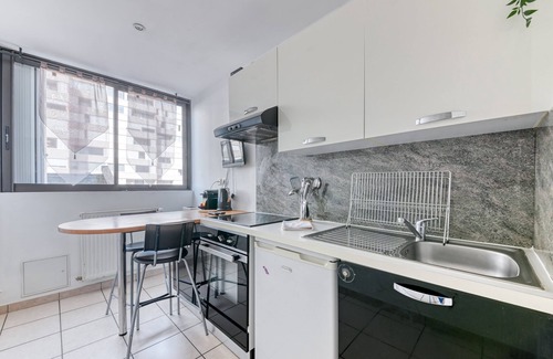 Zola - Pressense Apartment | Charming Flat in Villeurbanne Gratte-Ciel