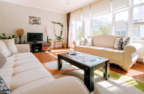 Moda Apartment | Charming Flat w Balcony 5 min to Moda Coast