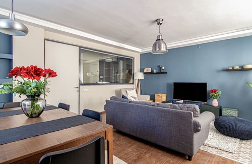 Gayrettepe Apartment | Charming Flat with Backyard Close to Zorlu Center