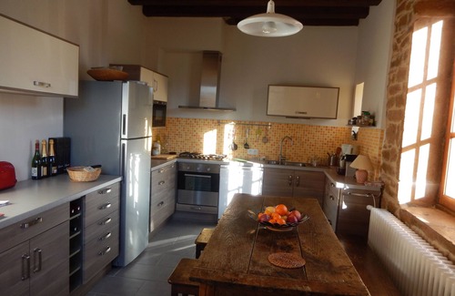 Charnay House | CHARMING HOUSE, QUIET, AND GOLDEN STONES, GREAT COMFORT .