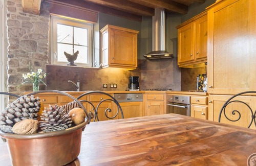 Coulouvray-Boisbenatre Cottage | Charming Countryside House with Private Garden Near Hiking Trails