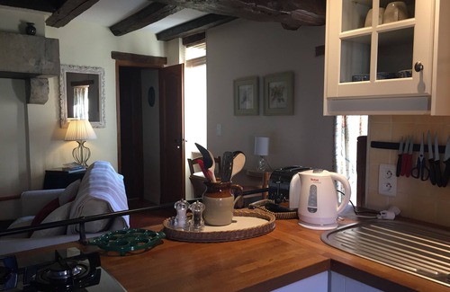 Montigny-sur-Armancon House | Charming house in a former presbytery