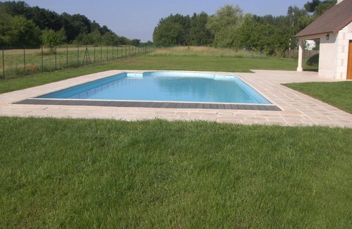 Saint-Georges-sur-Cher Cottage | Charming Renovated Estate with Pool, BBQ, and Vineyards near Loire Castles