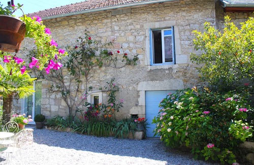 Saint-Martin-de-Bavel Cottage | Charming stone cottage with sauna, pool, near the Grand Colombier and lakes
