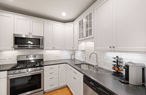 Groton Condo | Charming Fully Furnished 2-bedroom condo in Downtown Groton