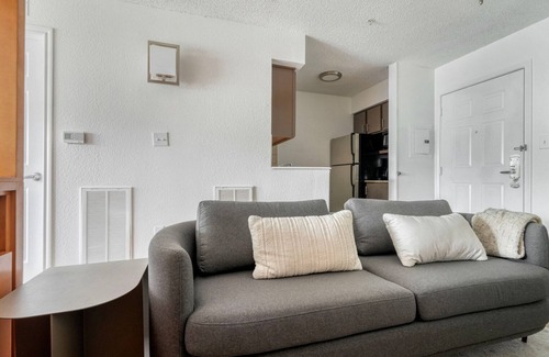 Gateway Apartment | Charming Gateway Studio w/Gym, Pool, nr Stadium, by Blueground