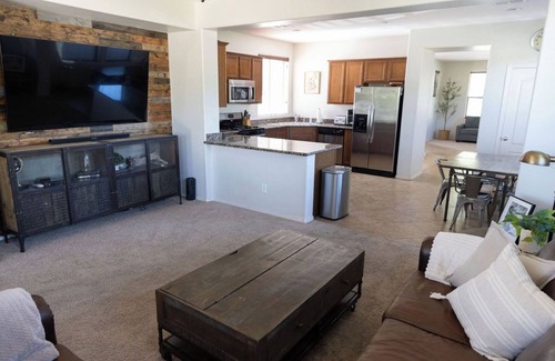 Gilbert House | Charming Gilbert Home in Peaceful, Prime Location.