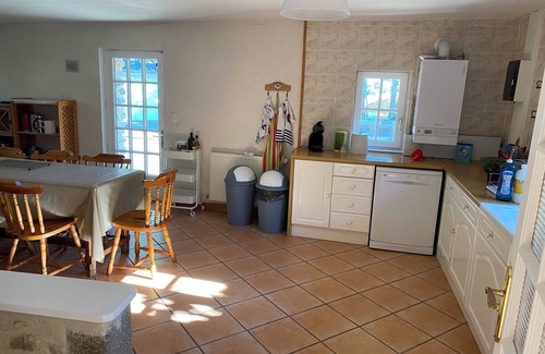 Saint-Juvat Cottage | Charming gîte in a green setting, with swimming pool.