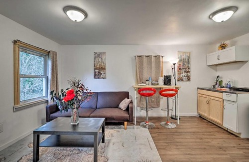 Gloversville House | Charming Gloversville Retreat 13 Mi to Royal Mtn!