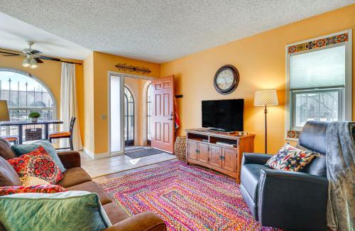 Green Valley House | Charming Green Valley Townhome with Community Pool!