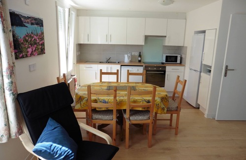 Port-Vendres Apartment | Charming Ground Floor Apartment Suitable For 4 People with Air Conditioning.