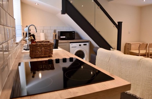 Earlswood House | Charming Guest House!