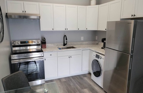 Lake Worth Apartment | Charming Guest House: Perfect Home Away from Home