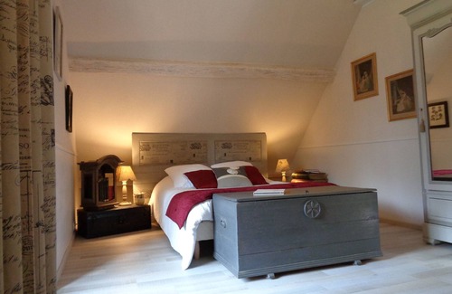 Manou Bed & Breakfast | Charming guest room with breakfast