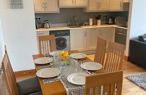Killaloe Condo | Charming, HarbourSide Apartment Killaloe, Co Clare