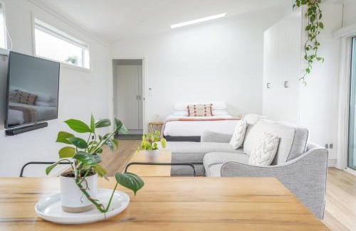 Highton House | Charming Highton Hideaway between CBD and Surf Coast