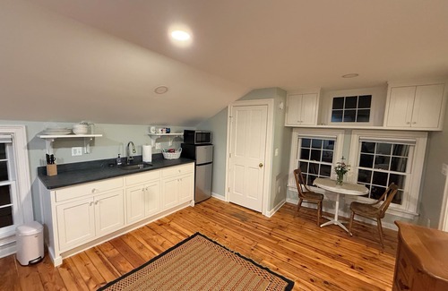 Charlottesville Apartment | Charming Historic Carriage House Studio Apartment