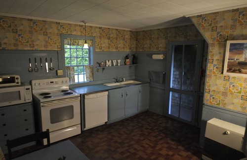 East Chop House | CHARMING HISTORIC ISLAND HOME-WEEKLY RENTAL- OAK BLUFFS