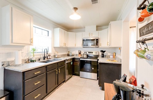 Laurel House | Charming Historic Laurel Home – Walk to Downtown!