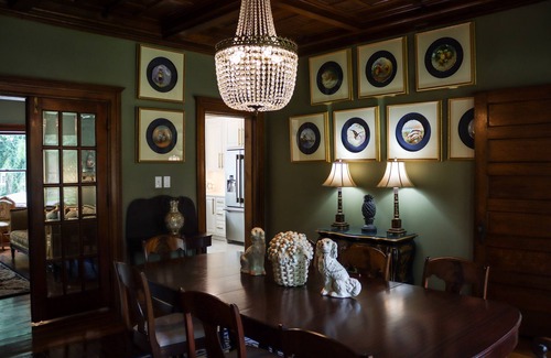 Pittsburg House | Charming Historic Victorian Home W/Fireplace